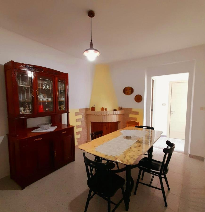A Casa Di Nonna Iun Q2951 Villa Fluminimaggiore Bagian luar foto