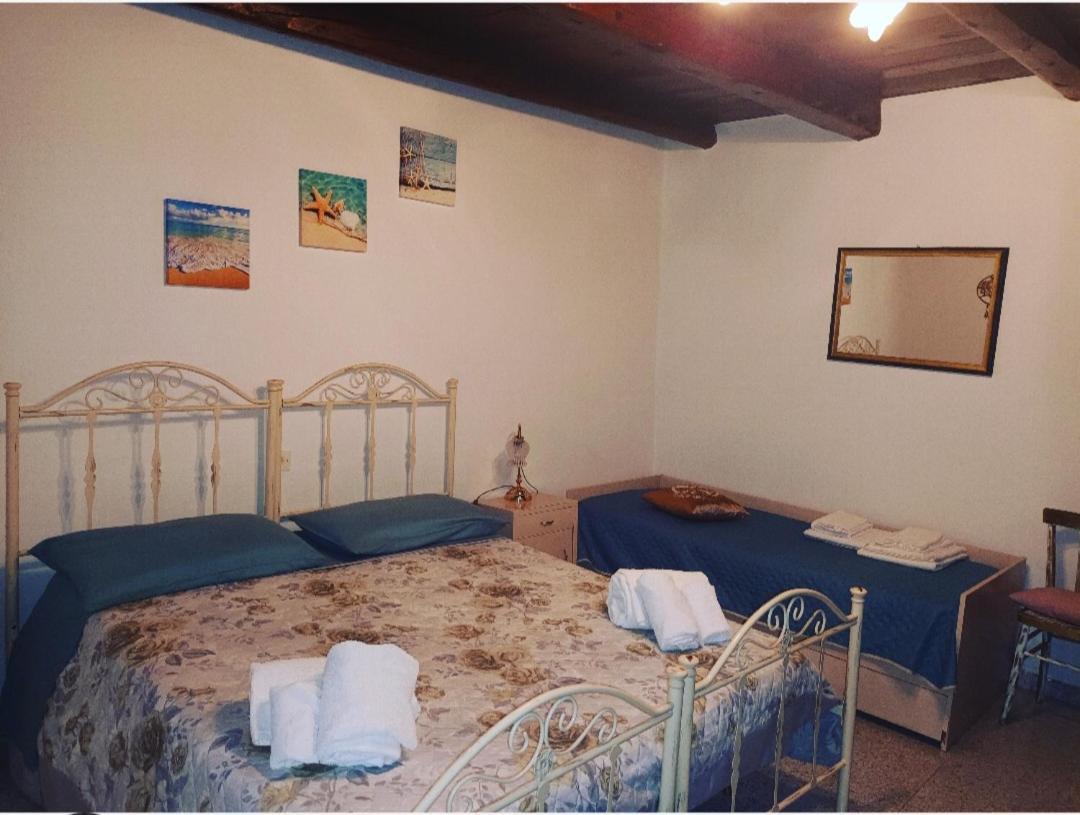 A Casa Di Nonna Iun Q2951 Villa Fluminimaggiore Bagian luar foto