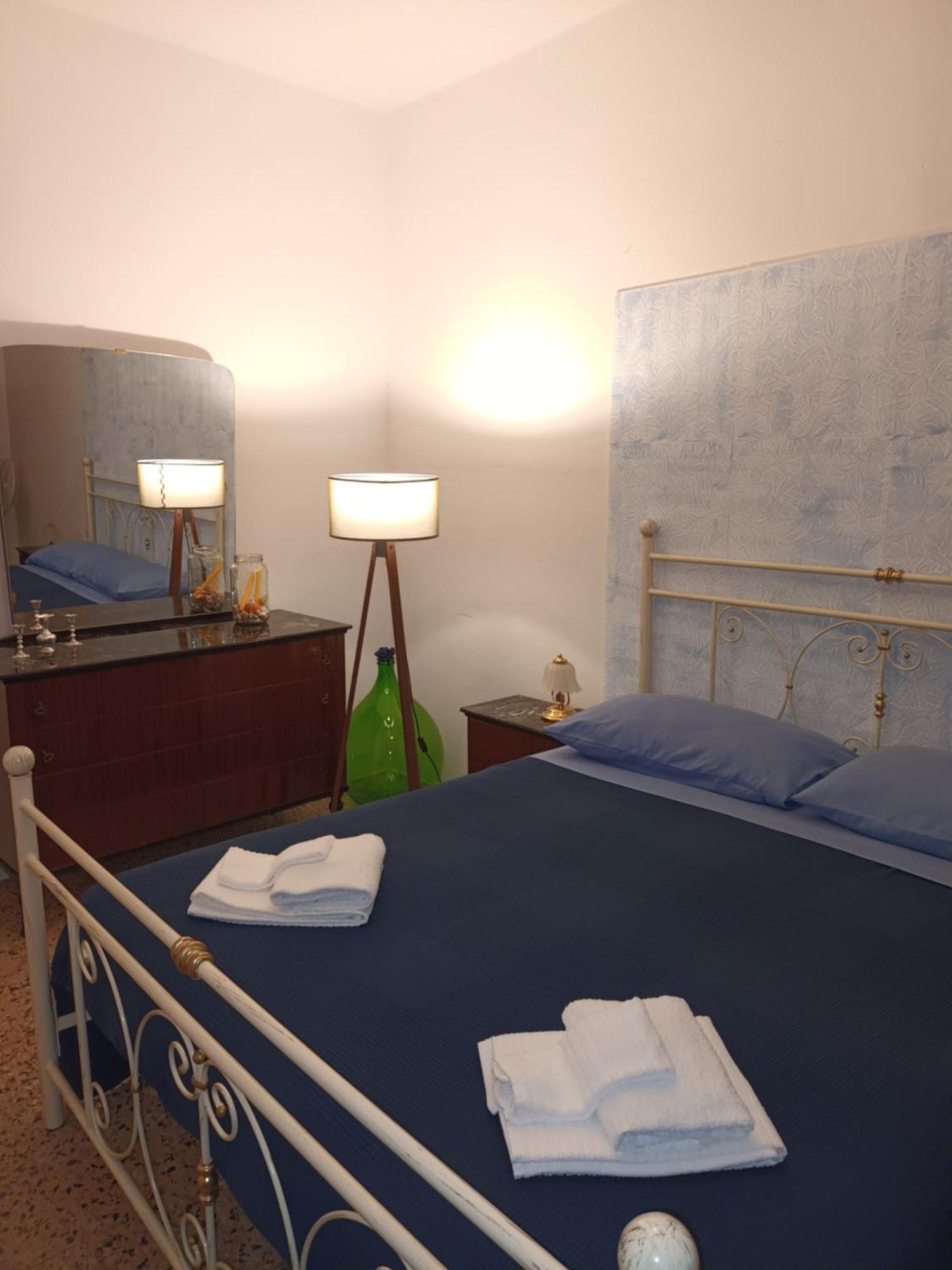 A Casa Di Nonna Iun Q2951 Villa Fluminimaggiore Bagian luar foto